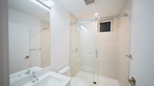 2-2236 5Th Avenue E, Vancouver, BC - Indoor Photo Showing Bathroom