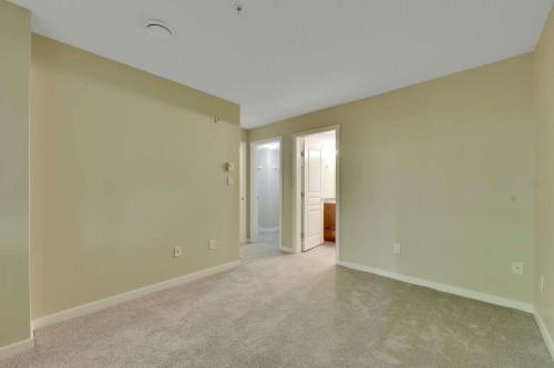 408-2959 Silver Springs Boulevard, Coquitlam, BC - Indoor Photo Showing Other Room