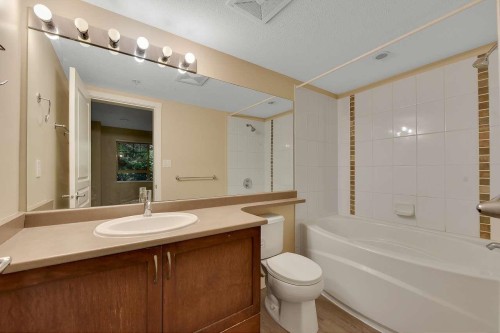 408-2959 Silver Springs Boulevard, Coquitlam, BC - Indoor Photo Showing Bathroom