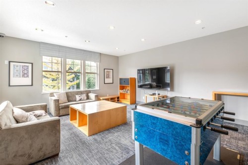 408-2959 Silver Springs Boulevard, Coquitlam, BC - Indoor Photo Showing Living Room