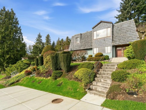 8355 Nelson Avenue, Burnaby, BC - Outdoor
