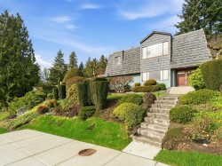 8355 Nelson Avenue Burnaby, BC V5J 4E8