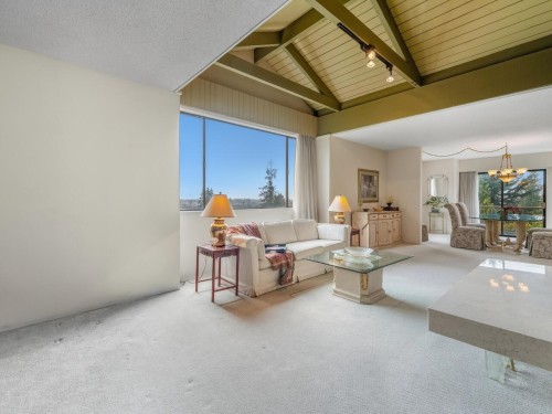 8355 Nelson Avenue, Burnaby, BC - Indoor