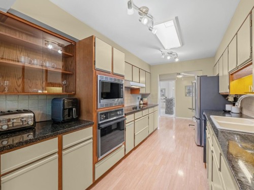 8355 Nelson Avenue, Burnaby, BC - Indoor Photo Showing Kitchen With Double Sink