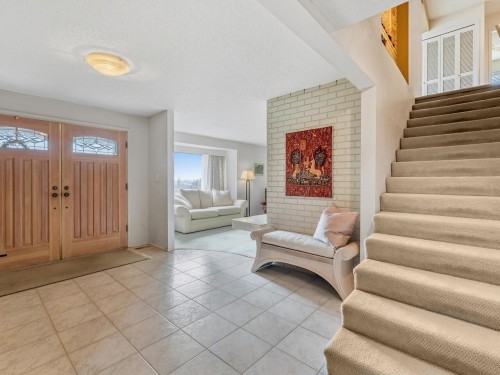 8355 Nelson Avenue, Burnaby, BC - Indoor Photo Showing Other Room