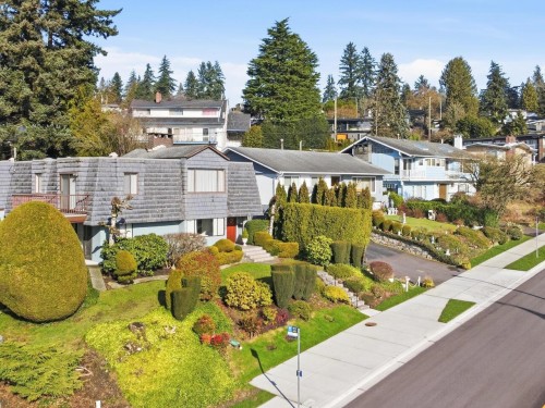 8355 Nelson Avenue, Burnaby, BC - Outdoor