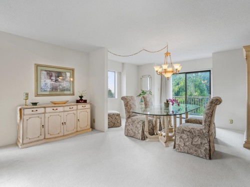 8355 Nelson Avenue, Burnaby, BC - Indoor Photo Showing Dining Room