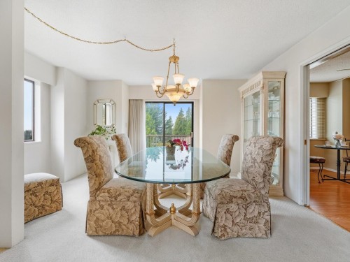8355 Nelson Avenue, Burnaby, BC - Indoor Photo Showing Dining Room