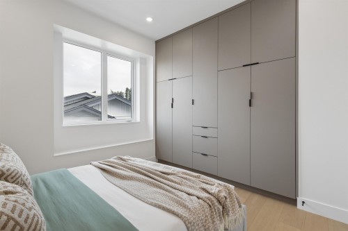 1-3637 46Th Avenue E, Vancouver, BC - Indoor Photo Showing Bedroom