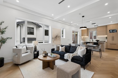 2-3637 46Th Avenue E, Vancouver, BC - Indoor Photo Showing Living Room