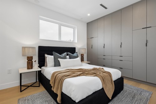 2-3637 46Th Avenue E, Vancouver, BC - Indoor Photo Showing Bedroom