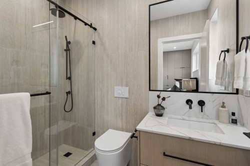 2-3637 46Th Avenue E, Vancouver, BC - Indoor Photo Showing Bathroom