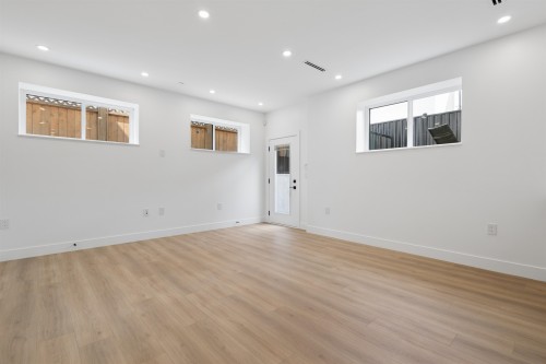 2-3637 46Th Avenue E, Vancouver, BC - Indoor Photo Showing Other Room