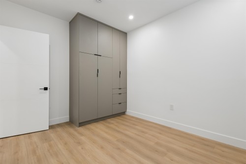 2-3637 46Th Avenue E, Vancouver, BC - Indoor Photo Showing Other Room