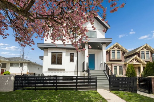 2-3637 46Th Avenue E, Vancouver, BC - Outdoor With Facade