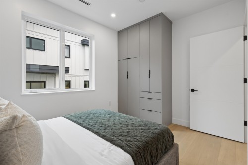 1-3639 46Th Avenue E, Vancouver, BC - Indoor Photo Showing Bedroom