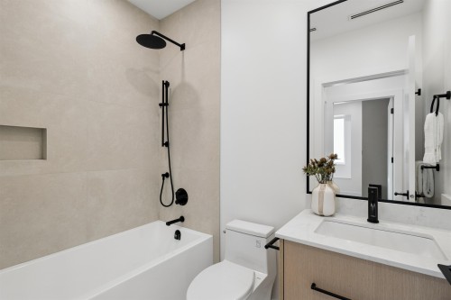 1-3639 46Th Avenue E, Vancouver, BC - Indoor Photo Showing Bathroom