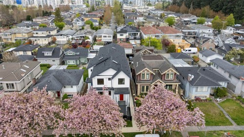 1-3639 46Th Avenue E, Vancouver, BC - Outdoor