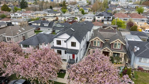 1-3639 46Th Avenue E, Vancouver, BC - Outdoor