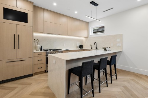 2-3639 46Th Avenue E, Vancouver, BC - Indoor