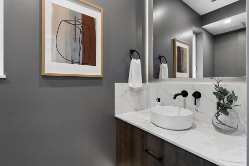 2-3639 46Th Avenue E, Vancouver, BC - Indoor Photo Showing Bathroom