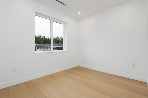 2-3639 46Th Avenue E, Vancouver, BC - Indoor Photo Showing Other Room