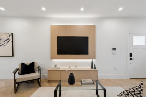 2-3639 46Th Avenue E, Vancouver, BC - Indoor