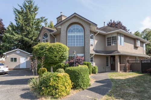 102 Viscount Place  New Westminster, BC V3M 6L4