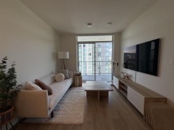 2006-302 Alderson Avenue Coquitlam, BC V3K 0J2