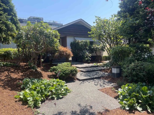 6748 Ash Street, Vancouver, BC - Outdoor