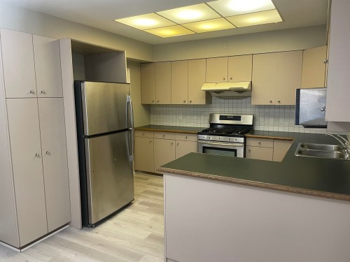 6748 Ash Street, Vancouver, BC - Indoor Photo Showing Kitchen With Stainless Steel Kitchen With Double Sink