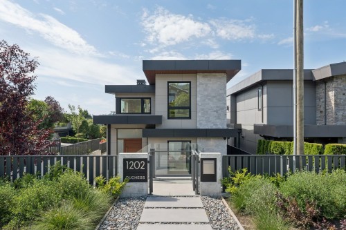 1202 Duchess Avenue  West Vancouver, BC V7T 1H4