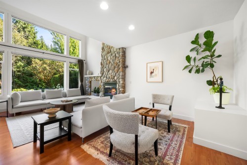 1931 Parkway Boulevard, Coquitlam, BC - Indoor Photo Showing Other Room With Fireplace