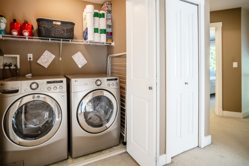 1931 Parkway Boulevard, Coquitlam, BC - Indoor Photo Showing Laundry Room