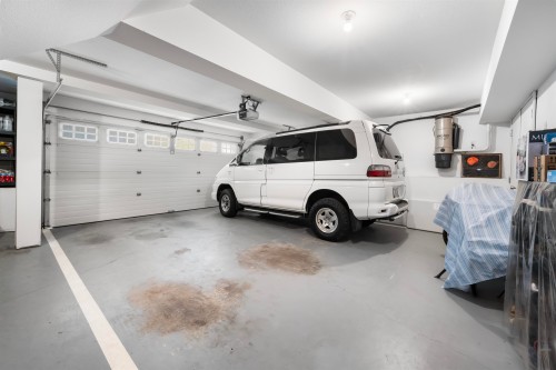 1931 Parkway Boulevard, Coquitlam, BC - Indoor Photo Showing Garage
