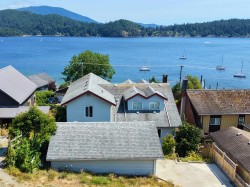 603 Marine Drive Gibsons, BC V0N 1V1