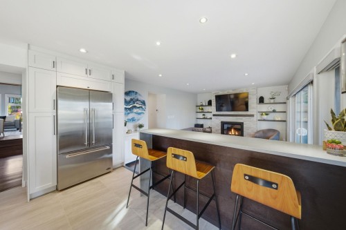 2023 Hill Drive, North Vancouver, BC - Indoor Photo Showing Other Room