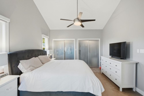 2023 Hill Drive, North Vancouver, BC - Indoor Photo Showing Bedroom
