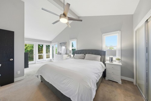 2023 Hill Drive, North Vancouver, BC - Indoor Photo Showing Bedroom