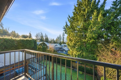 2023 Hill Drive, North Vancouver, BC - Outdoor