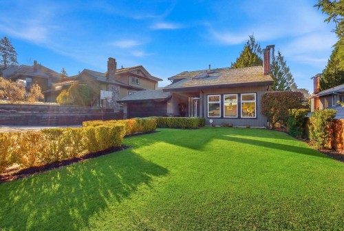 2023 Hill Drive, North Vancouver, BC - Outdoor