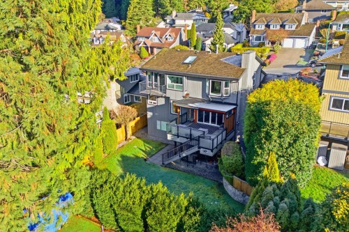 2023 Hill Drive, North Vancouver, BC - Outdoor