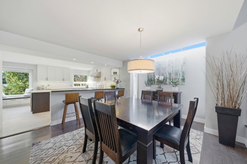 2023 Hill Drive, North Vancouver, BC - Indoor Photo Showing Dining Room