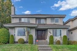195 45th Avenue W Vancouver, BC V5Y 2W2