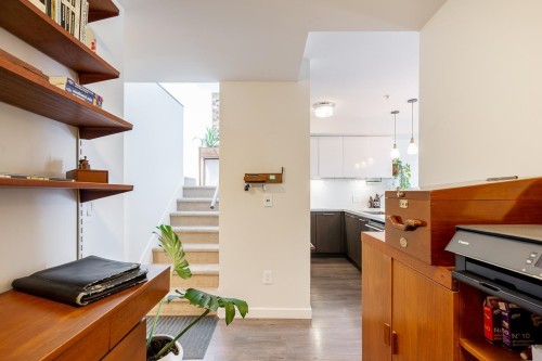 708-384 1St Avenue E, Vancouver, BC 