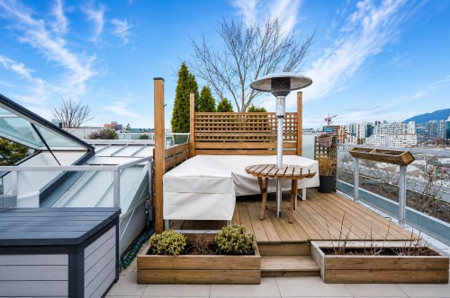 708-384 1St Avenue E, Vancouver, BC 