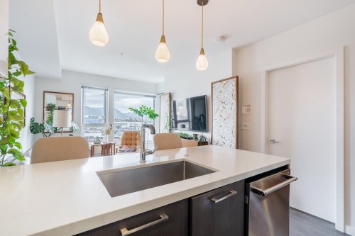 708-384 1St Avenue E, Vancouver, BC 