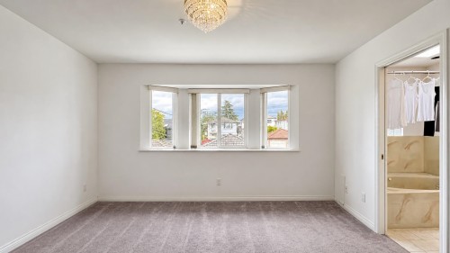 3211 Queens Avenue, Vancouver, BC - Indoor Photo Showing Other Room