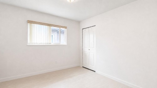 3211 Queens Avenue, Vancouver, BC - Indoor Photo Showing Other Room