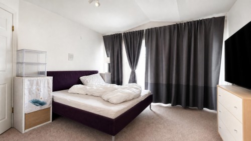 3211 Queens Avenue, Vancouver, BC - Indoor